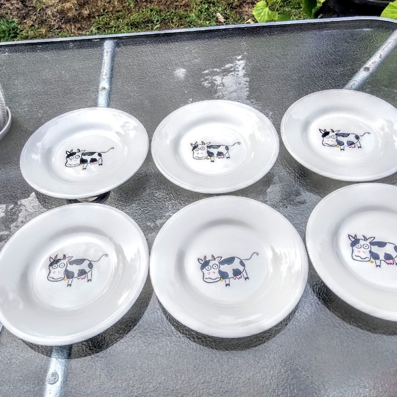 Gallery Tabletop 8.5 Inch Moo (6) Six  Plates - Picture 7 of 7